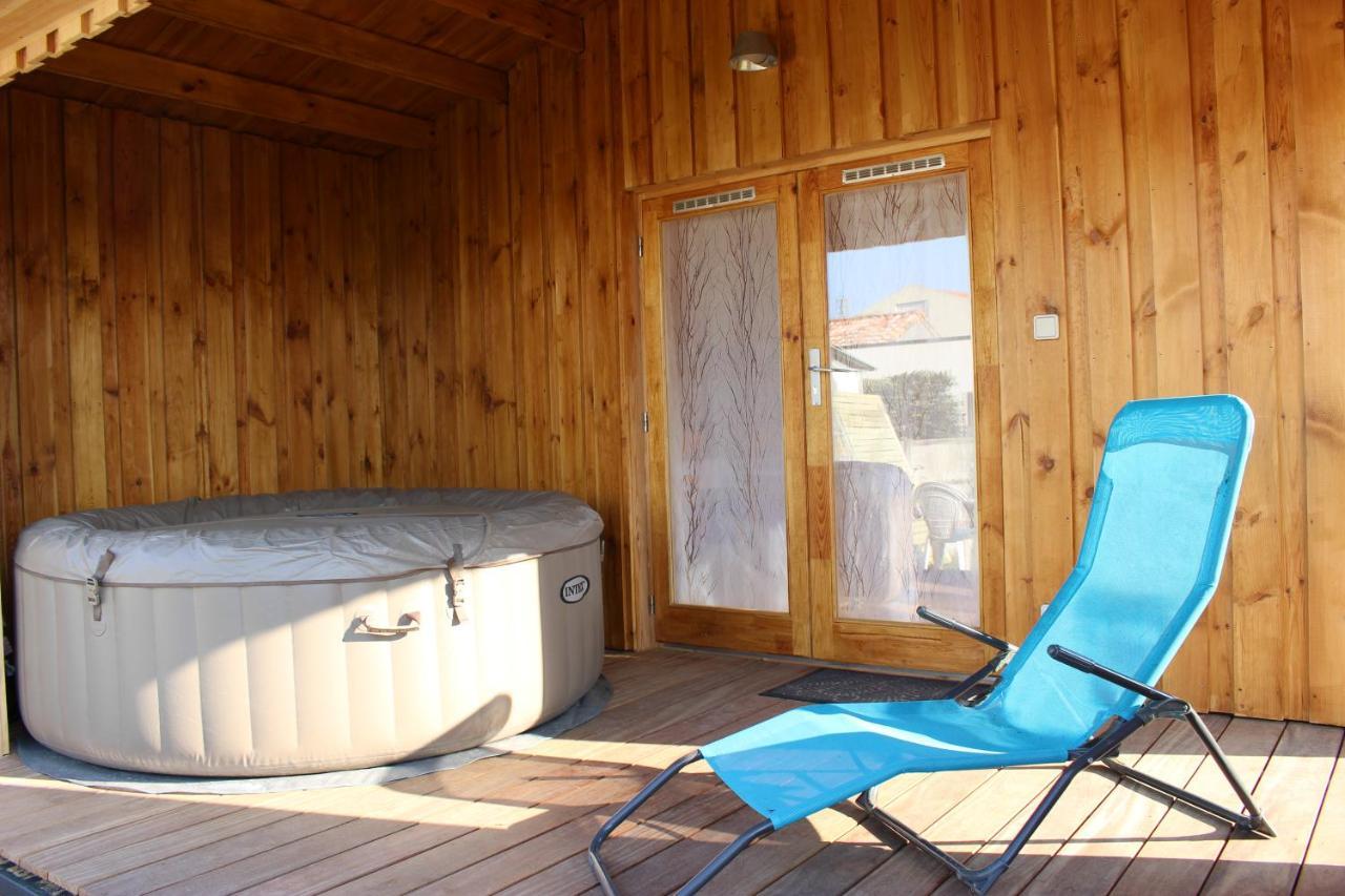 Chalet Esprit Zen Et Nature Avec Spa 圣伊莱尔·德列 外观 照片
